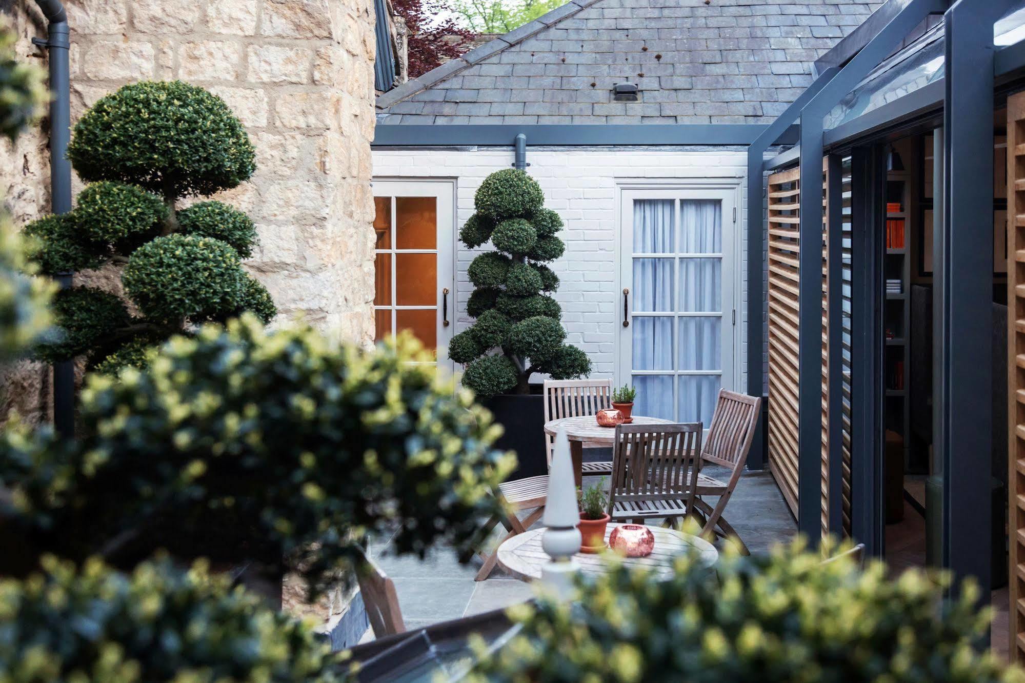 Old Parsonage Hotel Οξφόρδη Εξωτερικό φωτογραφία The courtyard at the hotel